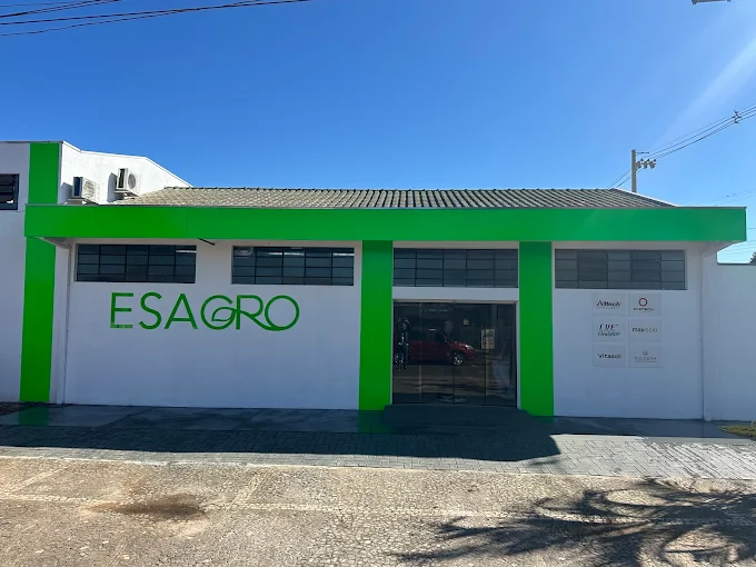 Fachada da ESAGRO durante o dia